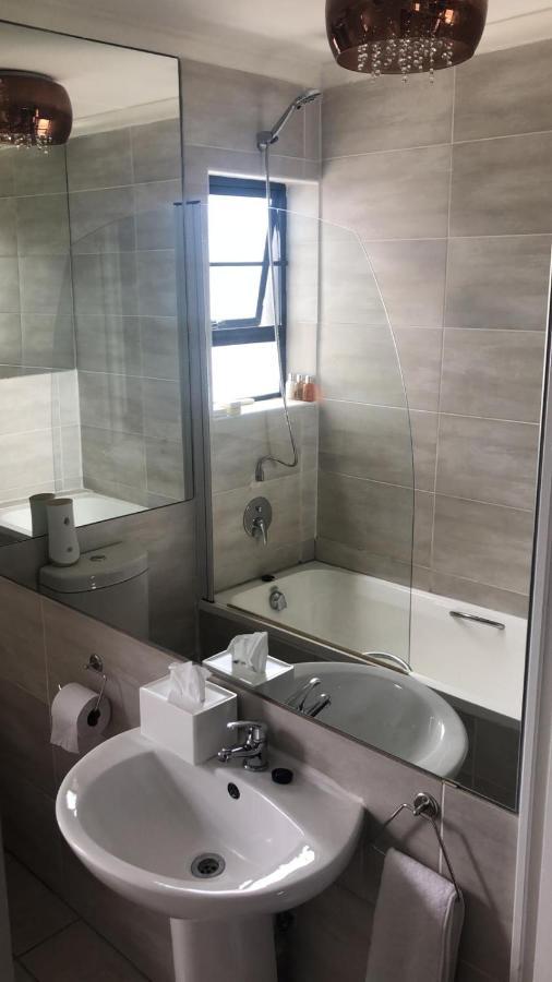 Ferienwohnung Exclusive Townhouse Newton Park Exterior foto